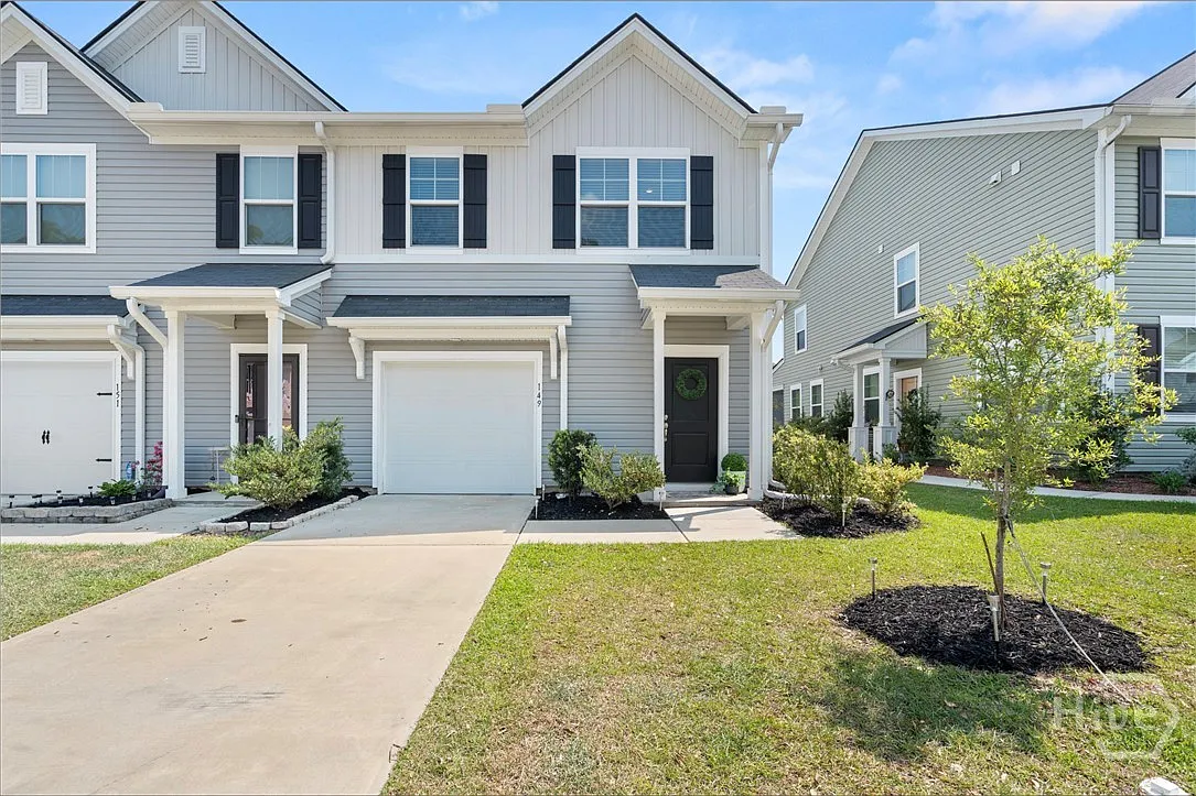 3 bed, 2.5 bath, 1761 sqft, $2,600 — Photo 1
