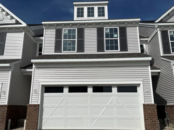 790-2 Dipper Ln, Aurora, OH 44202