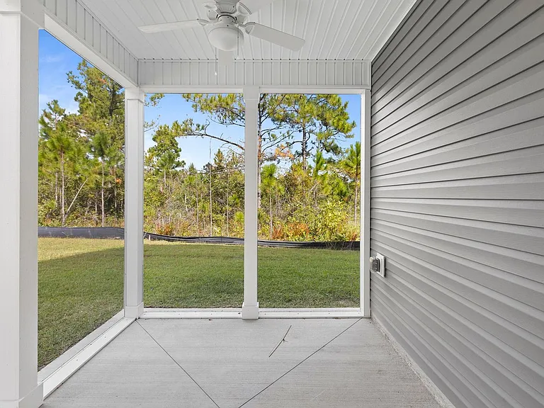 2033 Folkstone Woods Ln — Photo 27