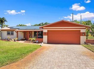 5915 46th Ave N, Kenneth City, FL 33709