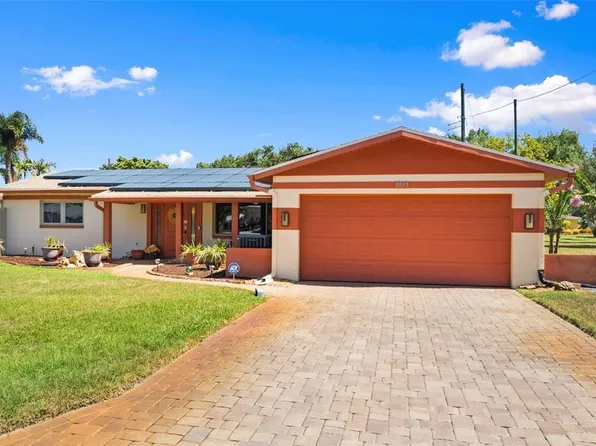 5915 46th Ave N, Kenneth City, FL 33709