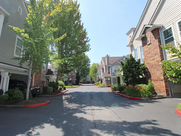 1170 NE 64th Ln #1206-1208 — Photo 24