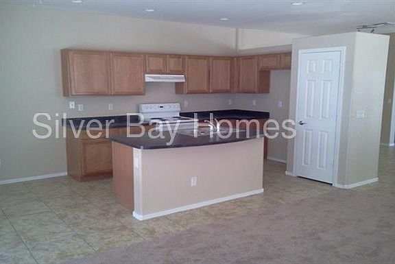 4th image of 10221 W Parkway Dr