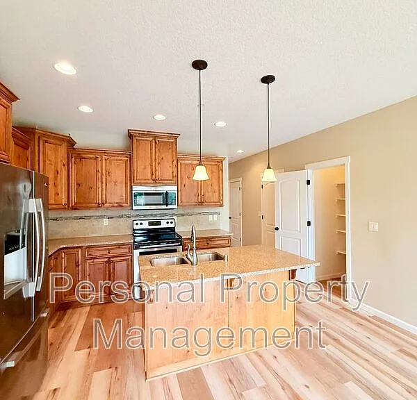 219 N 33rd Ct — Photo 7