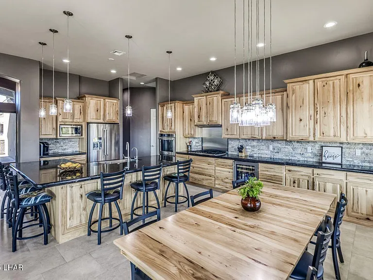 2520 Demaret Dr — Photo 13