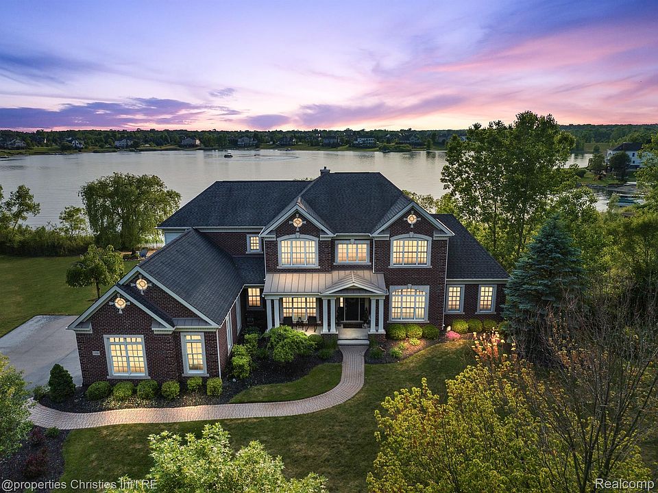 1st image of 1550 Hunters Lake Dr