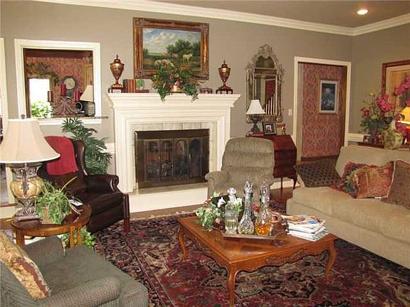 4th image of 2603 Park Creek Dr
