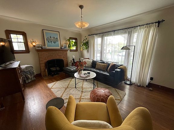 4th image of 1830 Brown St