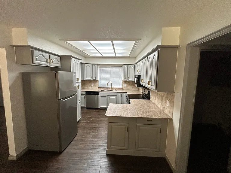 4801 Winston Dr — Photo 3