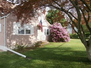 9 Southwest Ave, Windsor Locks, CT 06096