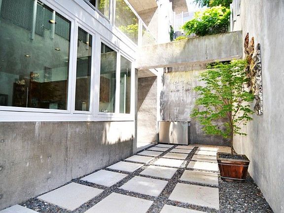 Private Court Yard off the Kitchen