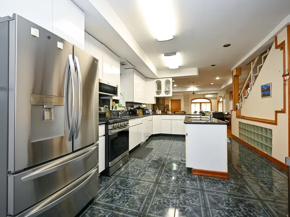 1479 East 32nd Street image 3 of 21