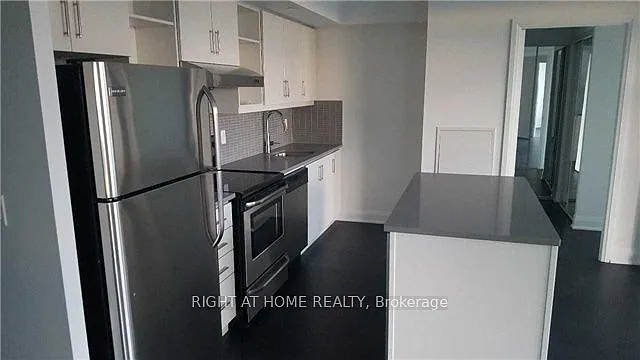 160 Vanderhoof Ave #1413 — Photo 5