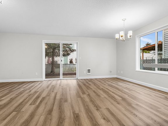 4th image of 3014 NE 116th Ave