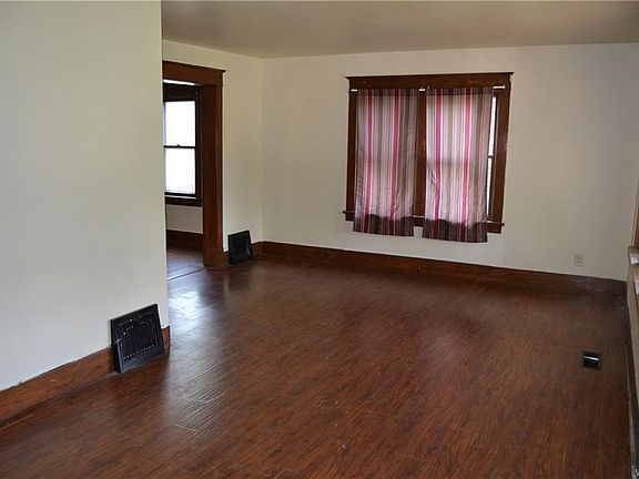 3rd image of 1149 Sherwood Ave