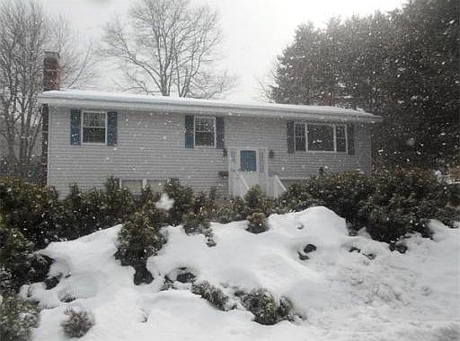 2nd image of 3 Wentworth Dr