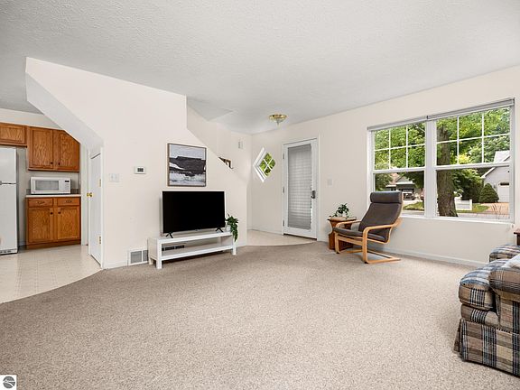 3rd image of 3941 Peninsular Shores Dr