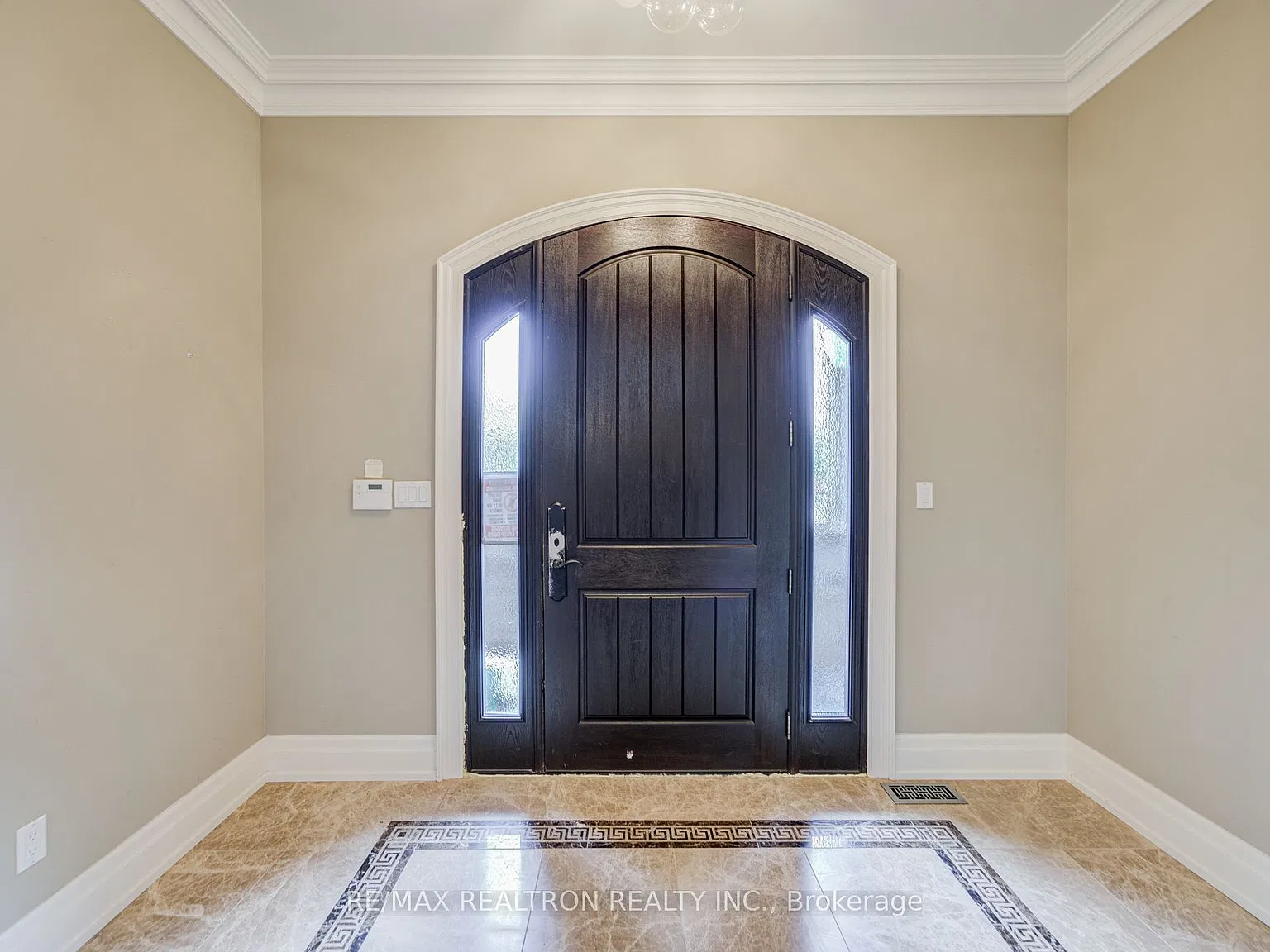 5 bed, $6,600 — Photo 3