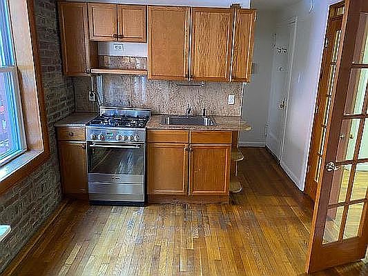 1st image of 128 Mulberry St #2