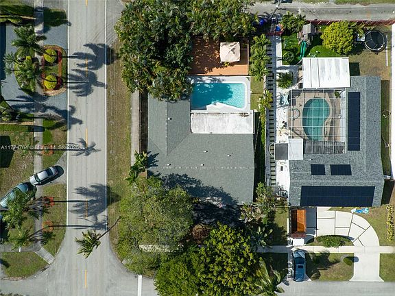 4th image of 1700 N 42nd Ave