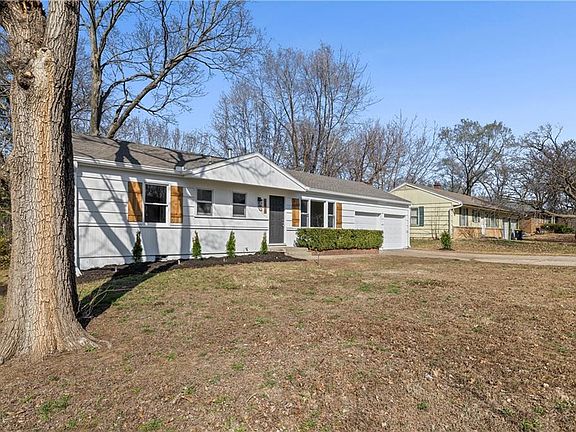 2nd image of 6810 Fairlane Dr