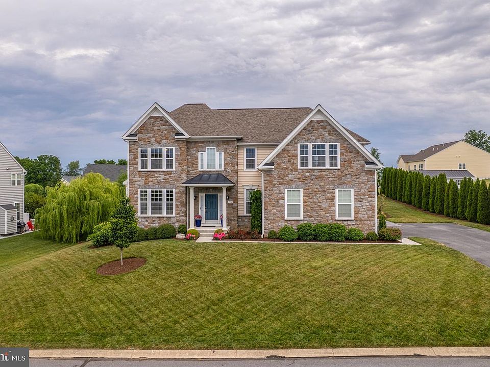 1st image of 1152 Belmont Way