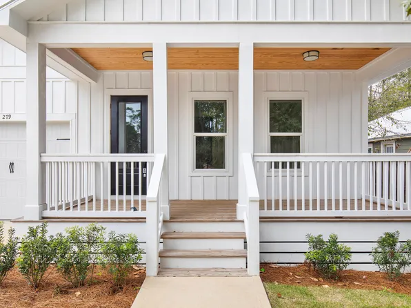 279 S 2nd St, Santa Rosa Beach, FL 32459