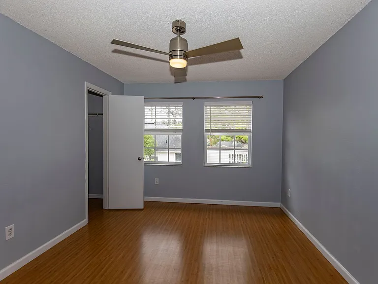 317 E Amelia St #8 — Photo 10