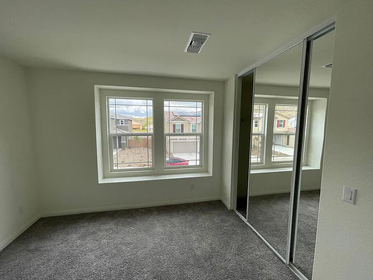 7709 Manor Dr — Photo 11