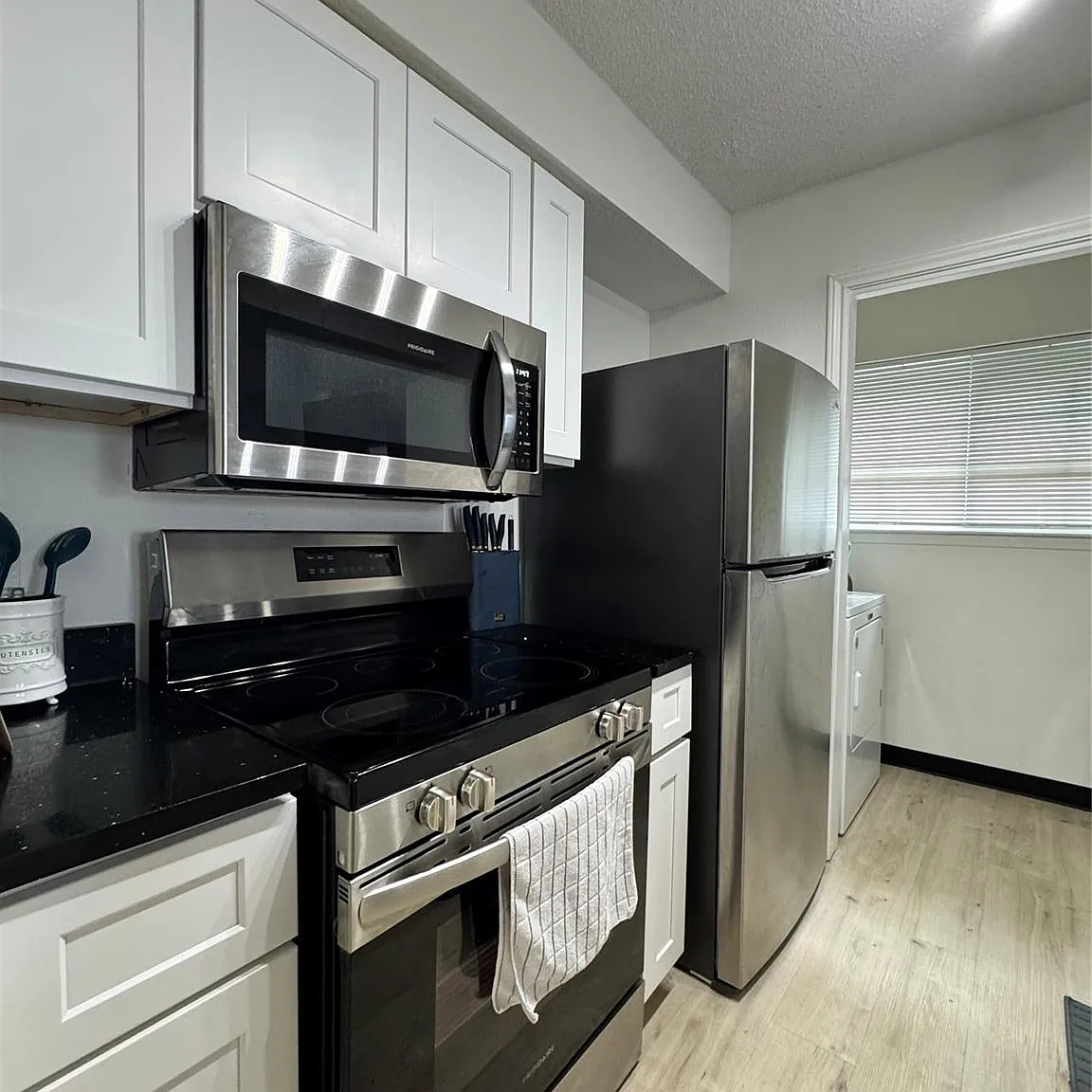 2 bed, 2.0 bath, 934 sqft, $1,550 — Photo 4