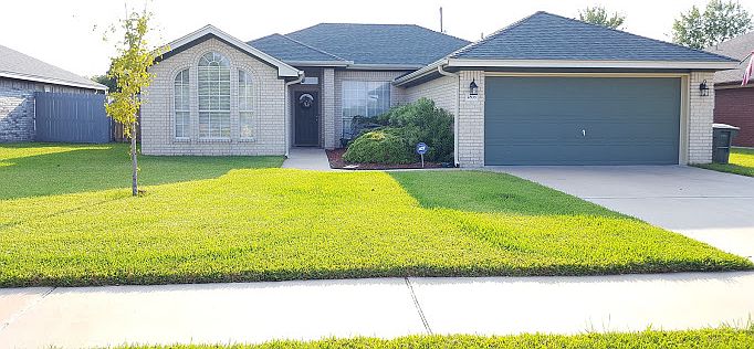 1st image of 4808 Leaning Oak Dr