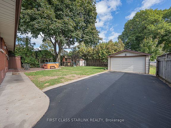 4th image of 621 Dynes Rd