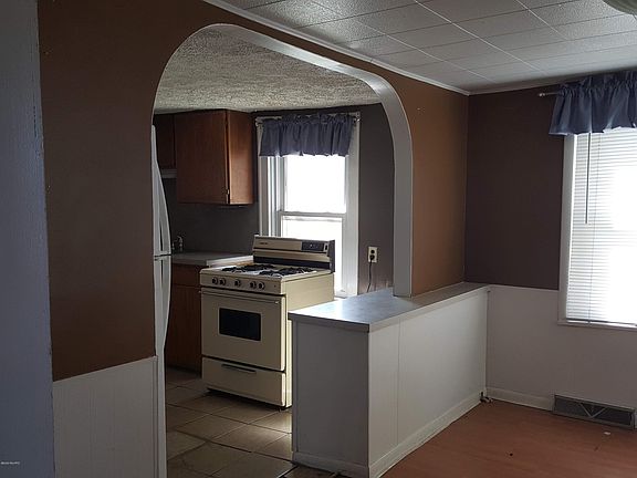 4th image of 1624 Hamilton Ave NW