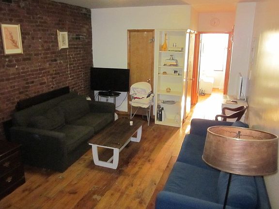3rd image of 421 Wythe Ave APT 02