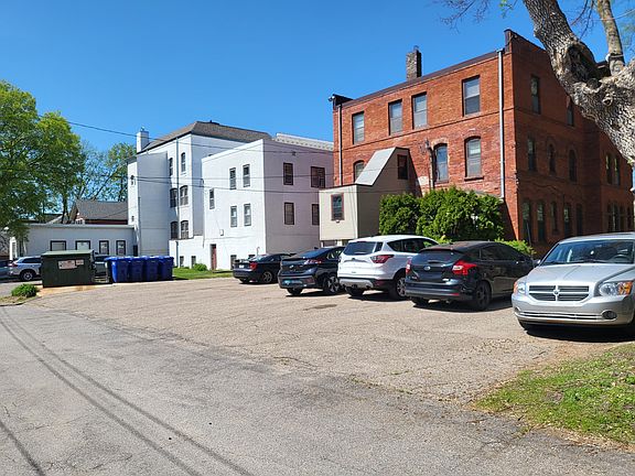 2nd image of 580 Holly Ave #8