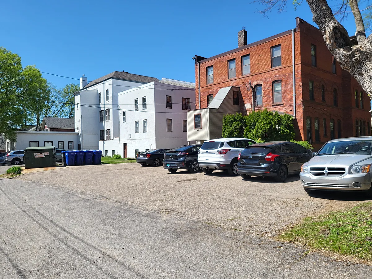 Building Photo - 580 Holly Ave #8