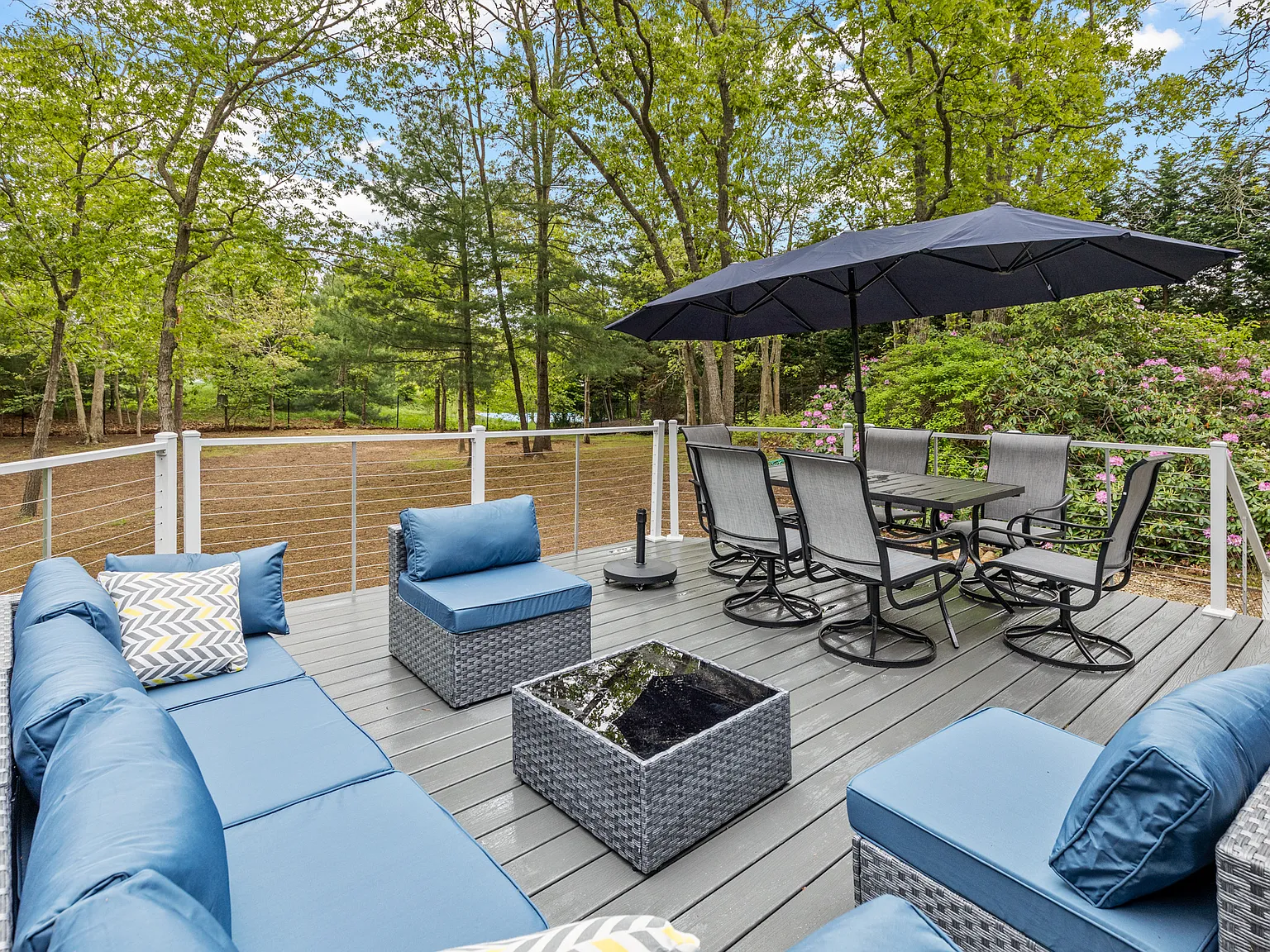 Easy Summer Living in Shinnecock Hills — Photo 4