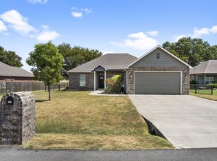 405 Fairway Cir, Grove, OK 74344