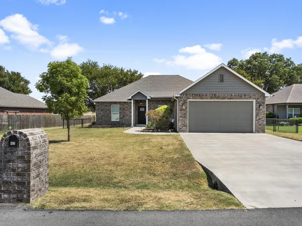 405 Fairway Cir, Grove, OK 74344