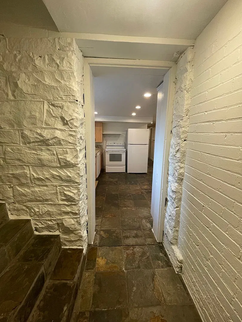 D Street Apartments — Photo 4
