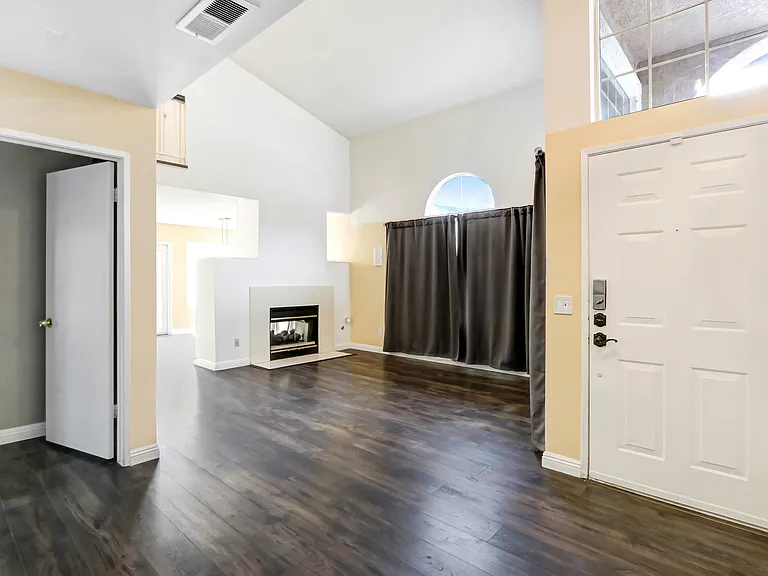 11130 Charleston St — Photo 2