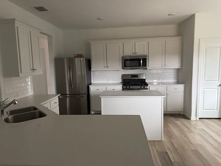 3625 Kaufman Ct — Photo 46