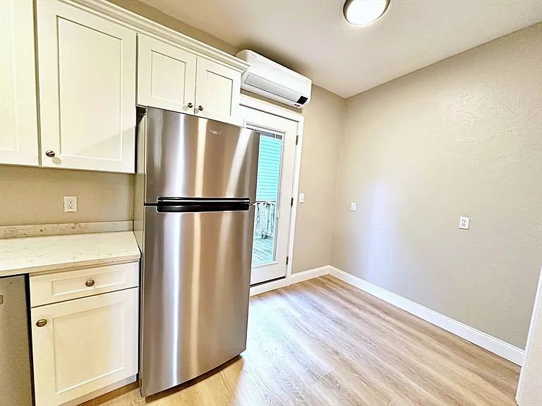 89 Cottage St #2 — Photo 5