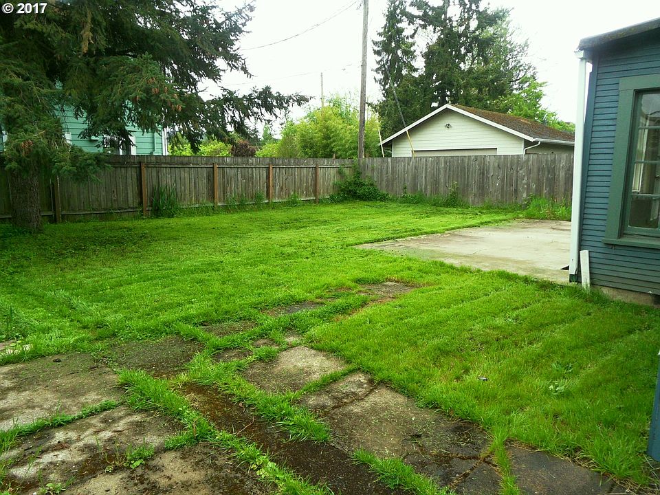 2nd image of 1342 W 11th Ave