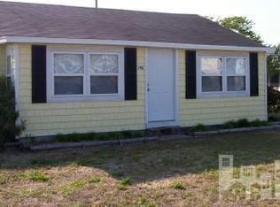 142 N 3rd Ave, Kure Beach, NC 28449