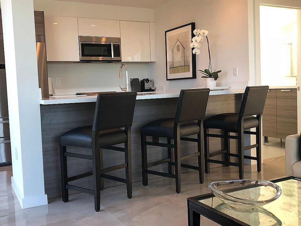 1st image of 1900 SE 2nd St #301