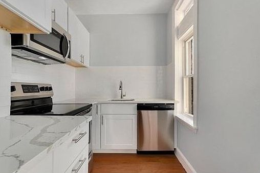 4th image of 4 Englewood Ave #15