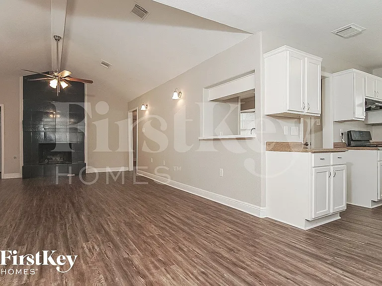 7714 Dawnridge Dr — Photo 4