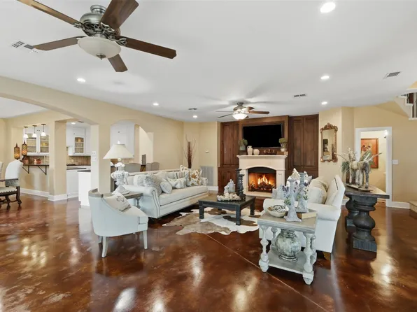 301 Stone Hill Dr #A, Brenham, TX 77833