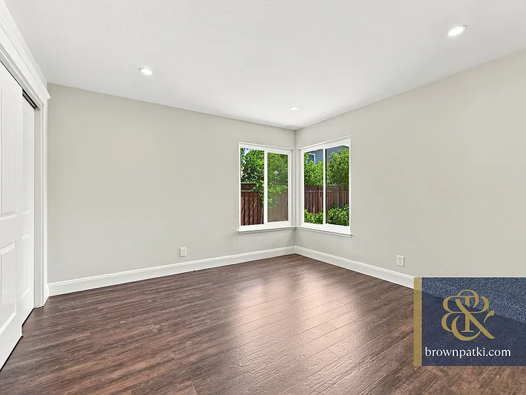 1042 Madison Ave — Photo 9